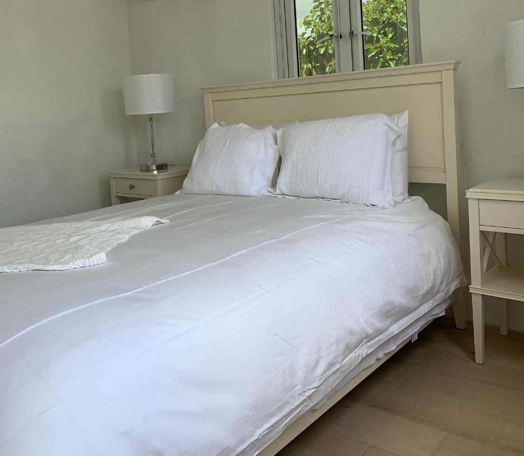 The Cay House Hotell Mangrove Cay Exteriör bild